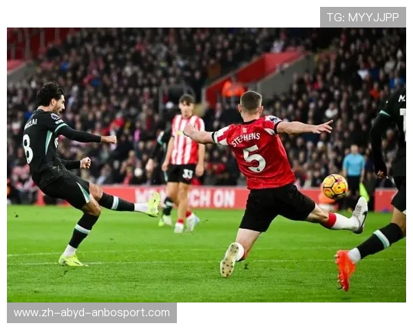 英超最惨球队回顾:降级、破产与重组历程